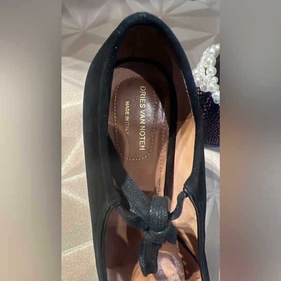 Dries Van Noten Black Velvet Heels with Pearl Detail - Picture 4 of 10